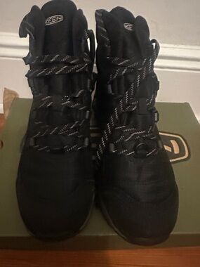 KEEN Black Women's Winter Lace-Up Boots